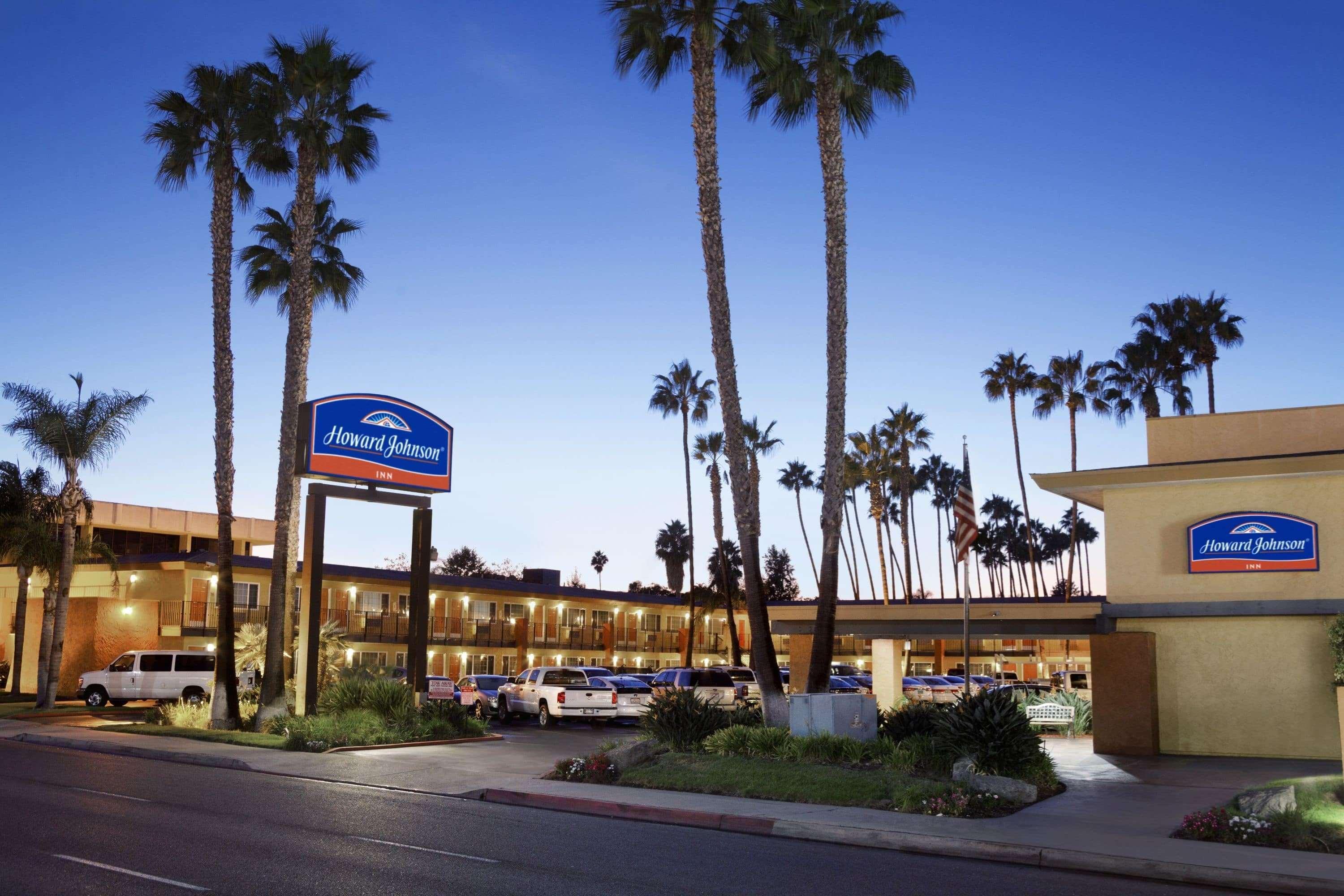 Howard Johnson By Wyndham San Diego Sea World Bagian luar foto