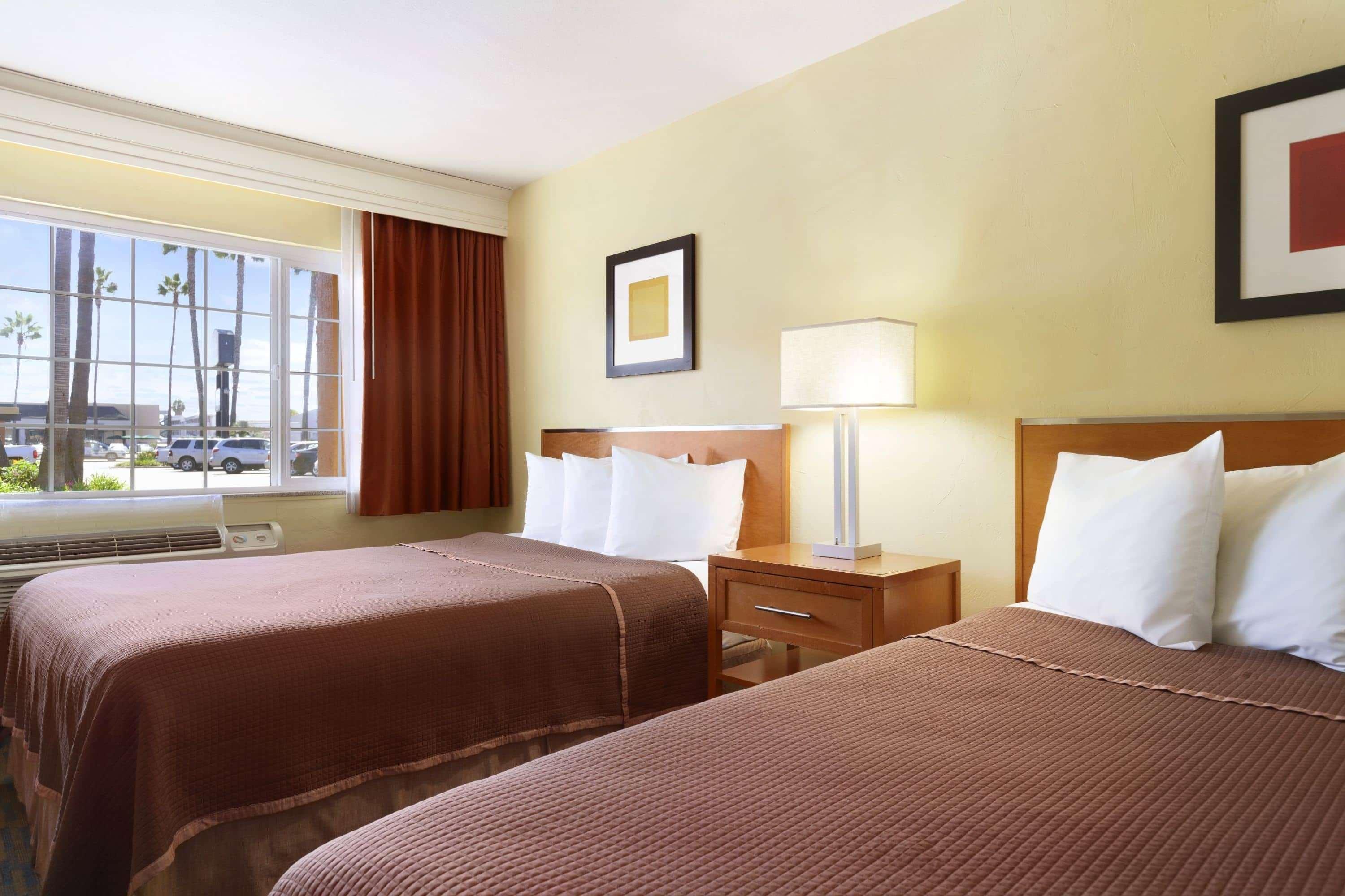 Howard Johnson By Wyndham San Diego Sea World Bagian luar foto
