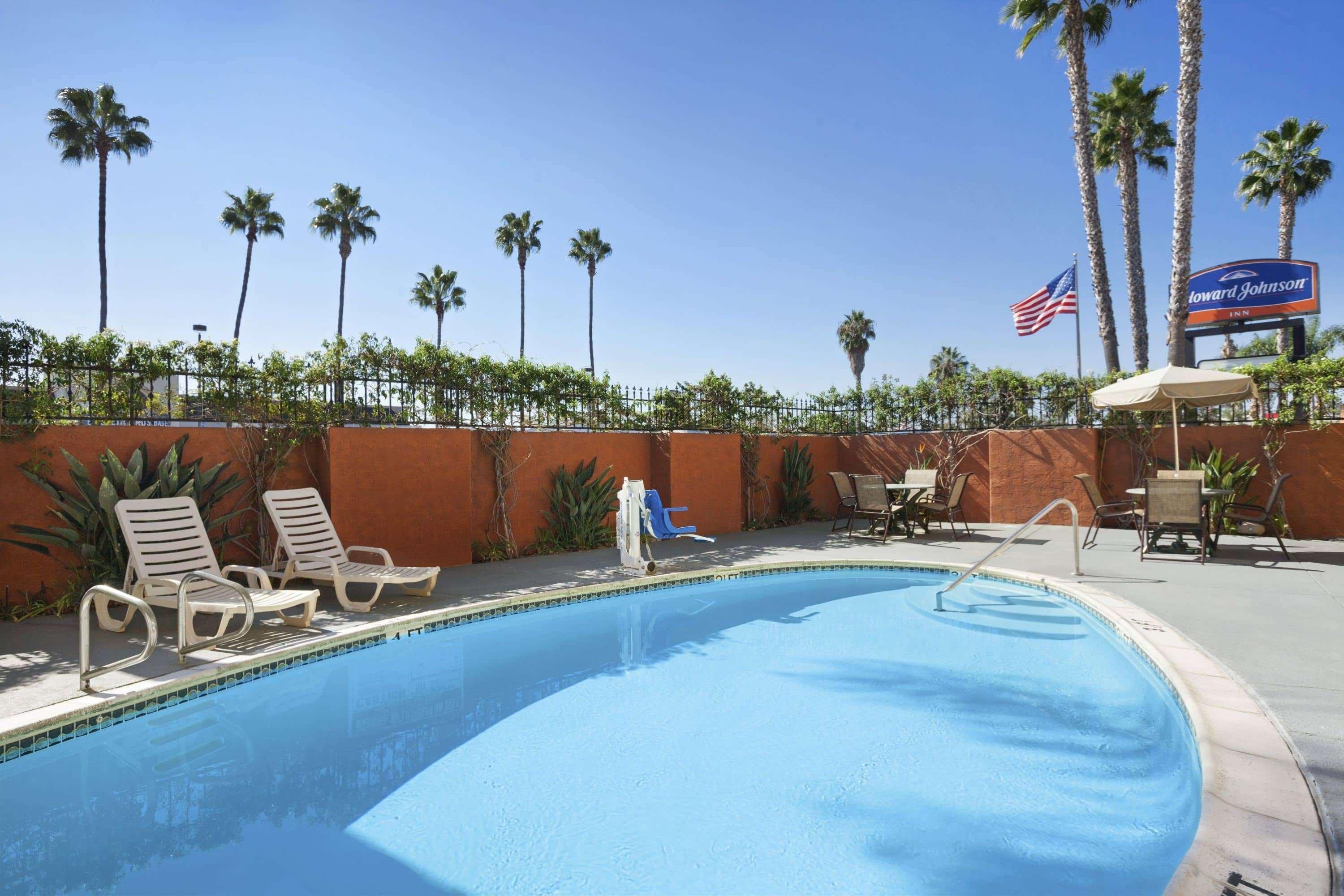 Howard Johnson By Wyndham San Diego Sea World Bagian luar foto