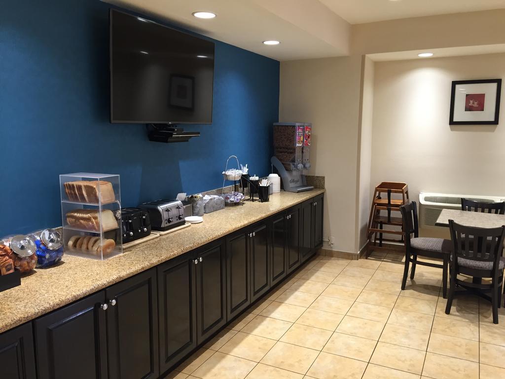 Howard Johnson By Wyndham San Diego Sea World Bagian luar foto